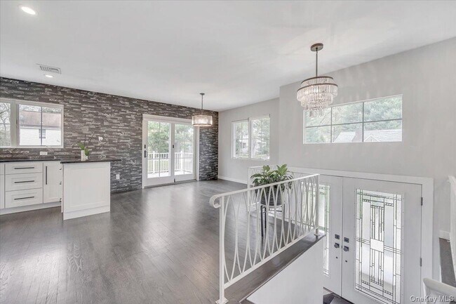 Photo - 10 Sandhage Dr