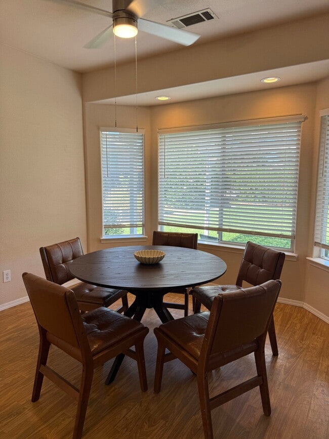 3438 Showboat Ct