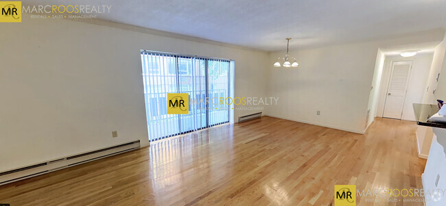 Building Photo - 321 Hammond Pond Pky Unit 203 Rental