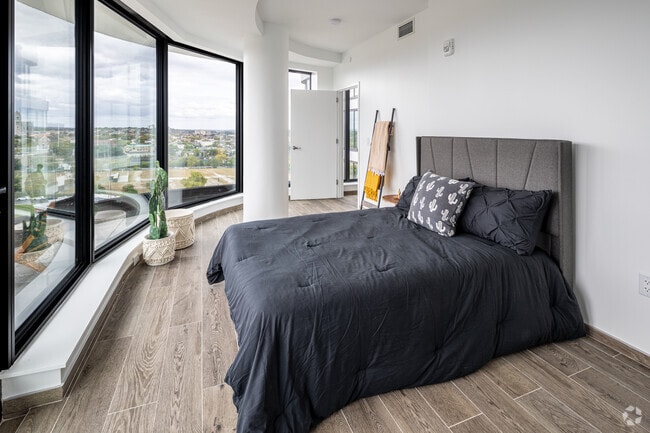 1BR, 1BA - 521SF - Bedroom