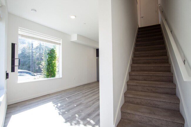 Photo - Stylish 2-Bedroom Townhouse in St John's R... Unit 45-01