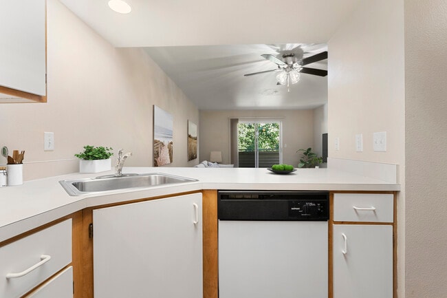 Photo - Brentwood Apartments