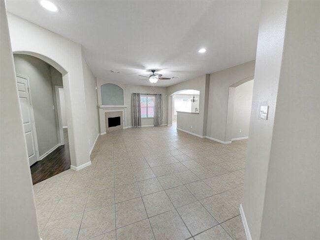Building Photo - 26403 Abbey Springs Ln