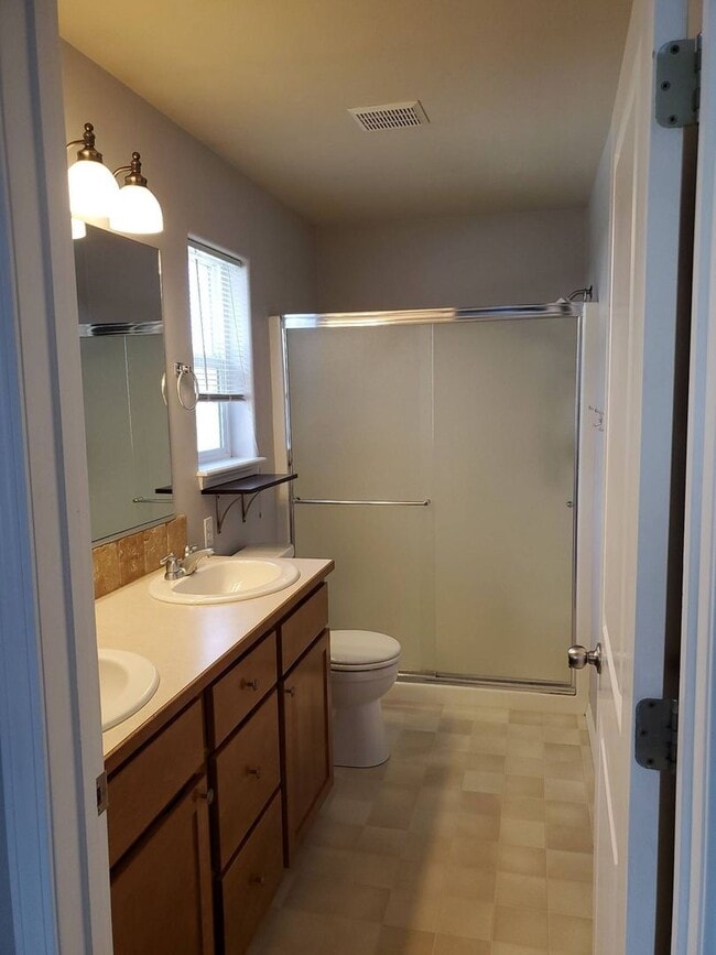 Photo - 3 bedroom 2 bath Home for Rent in Post Falls!