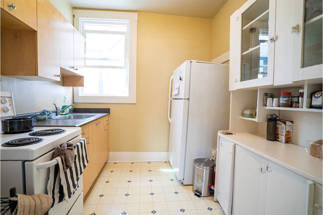 Photo - October Mansion