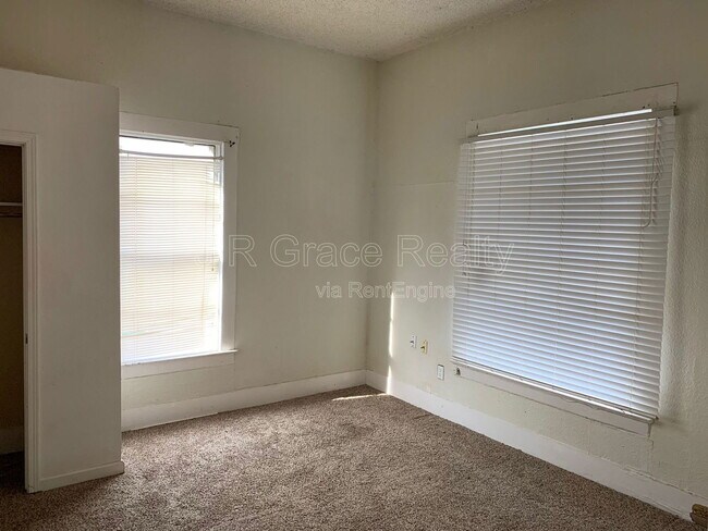 Photo - 1914 Webster Ave