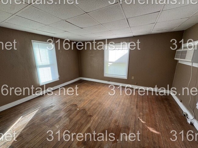 Photo - 1611 N Poplar St