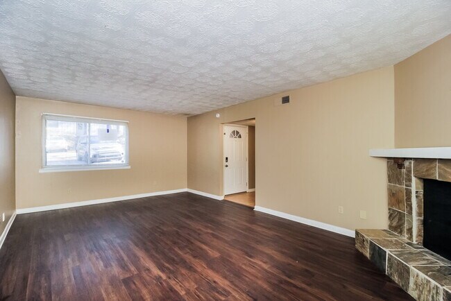 Photo - 972 Pine Hollow Rd