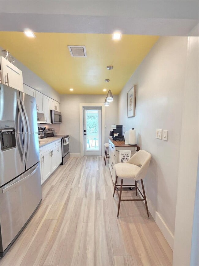 Photo - 250 NE 42nd St