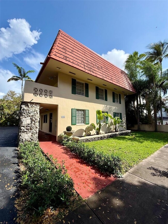 Building Photo - 335 Navarre Ave Unit 7