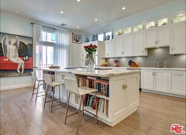 Photo - 129 Channel Pointe Mall