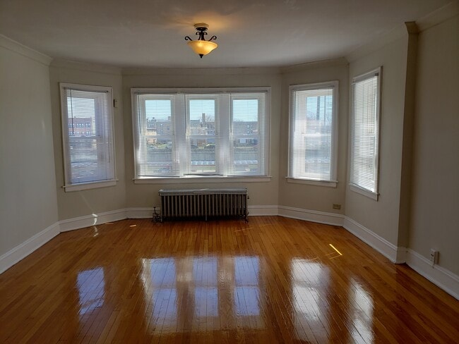 Building Photo - 7944 S Lafayette Ave Unit 2