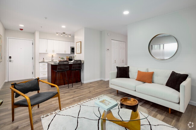 1BR, 1BA - 625SF