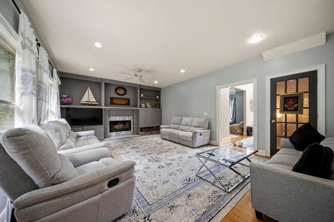 Photo - 442 Chatfield Pointe NW