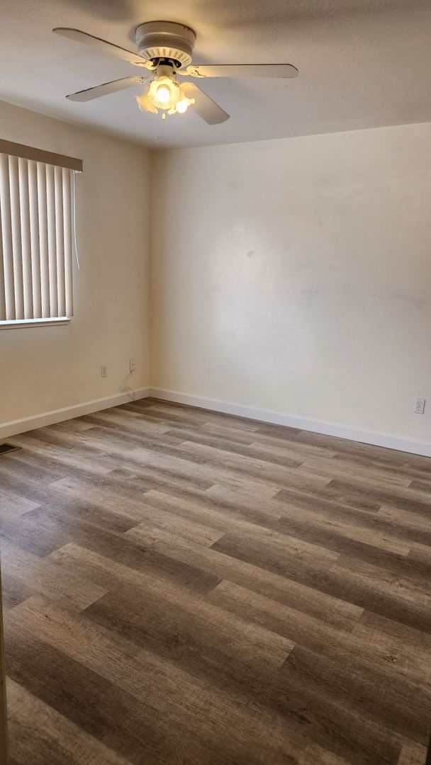 Photo - 5921 Begonia Ct