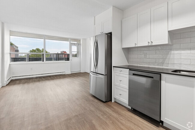 1BR, 1BA - 526SF - Kitchen/Living Room