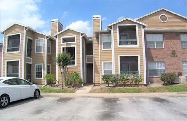 Building Photo - ORLANDO: Regency Gardens, AVAILABLE  NOVEM... Unit F-202