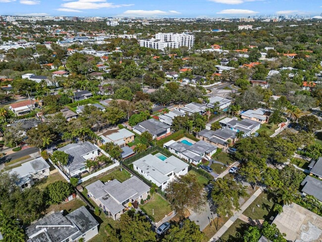 Photo - 5841 SW 13th St