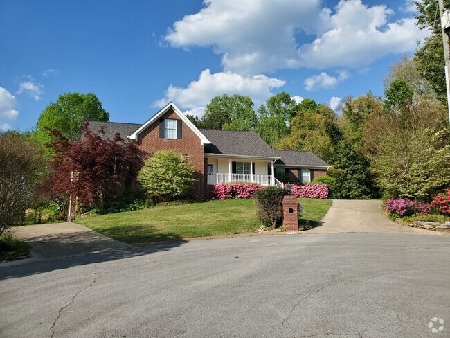 Building Photo - 5621 Chestnut Pond Dr Rental