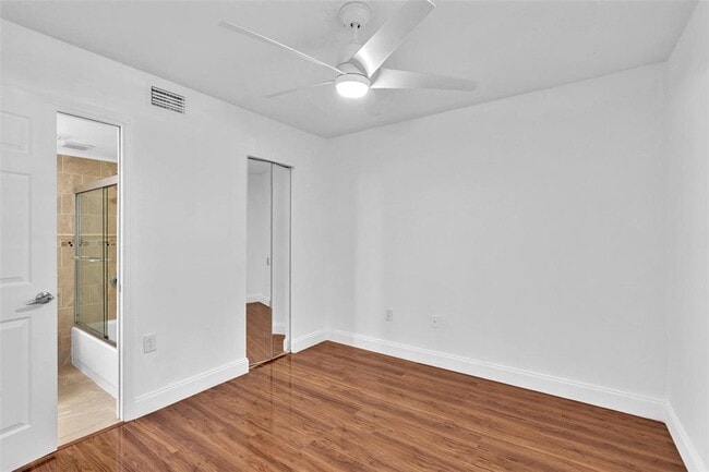 Photo - 2299 NW 77th Way Unidad 102