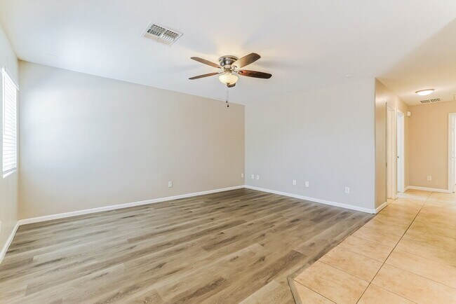 Photo - 28113 N Superior Rd