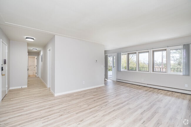 2BR,1BA - 950SF - Living Room