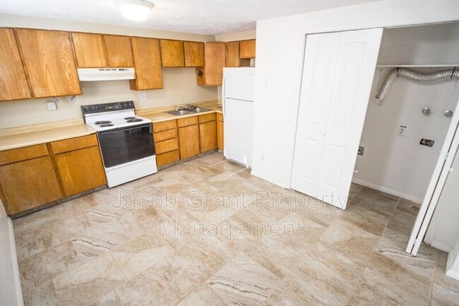 Photo - 245 W 20th St