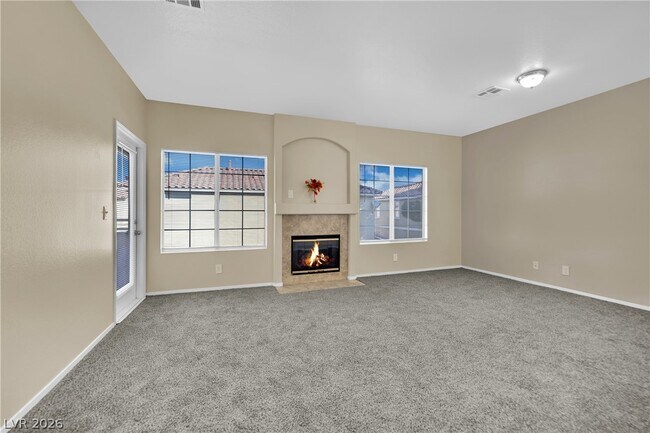 Photo - 1900 N Torrey Pines Dr Unidad 212