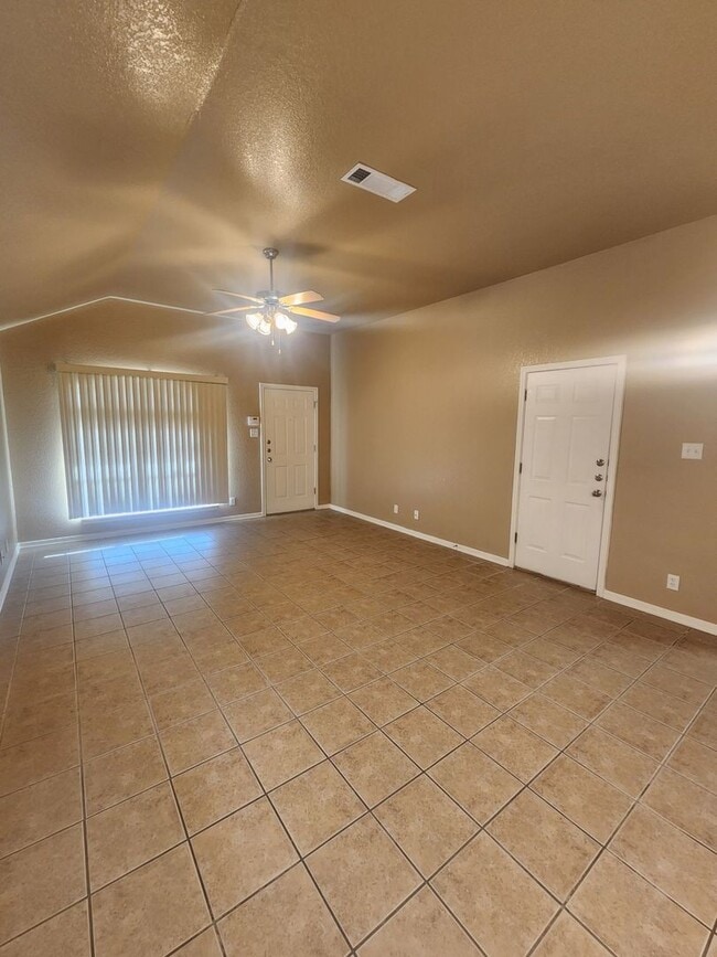 Photo - 3 Bedroom / 2 Bath Duplex – Near Fort Hood – Killeen, TX