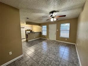 Photo - 4607 E 12th St Unidad 1