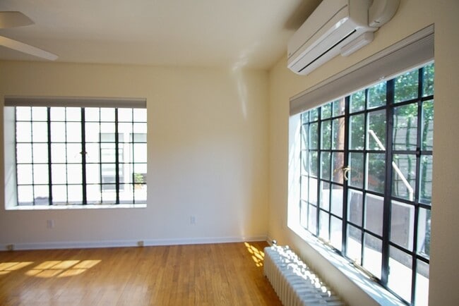 Photo - Fabulous 1Bdr on Mississippi Ready Late No... Unit 05