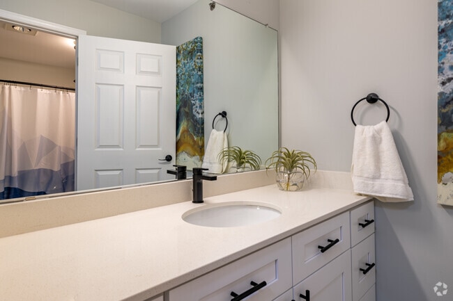 2BR2BA - 1,010SF
