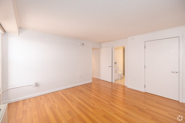 2BR, 2BA - 750SF - Primary Bedroom