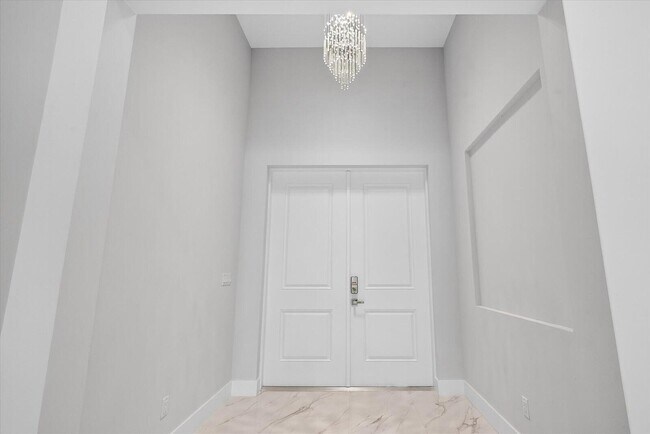 Photo - 714 SW Broadview St