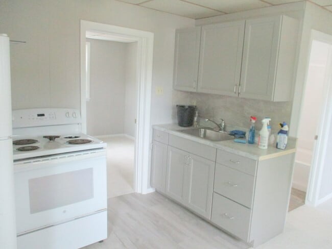 272 13th St Unit 3