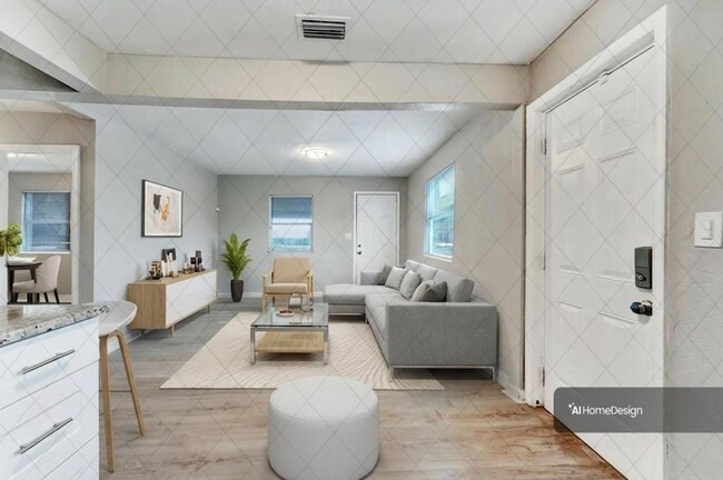 Photo - 172 W 15th St