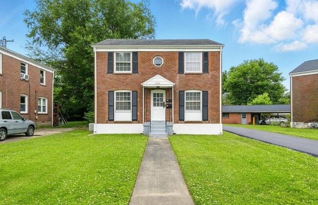 Building Photo - 3512 Ephraim McDowell Dr Unit 1 Rental
