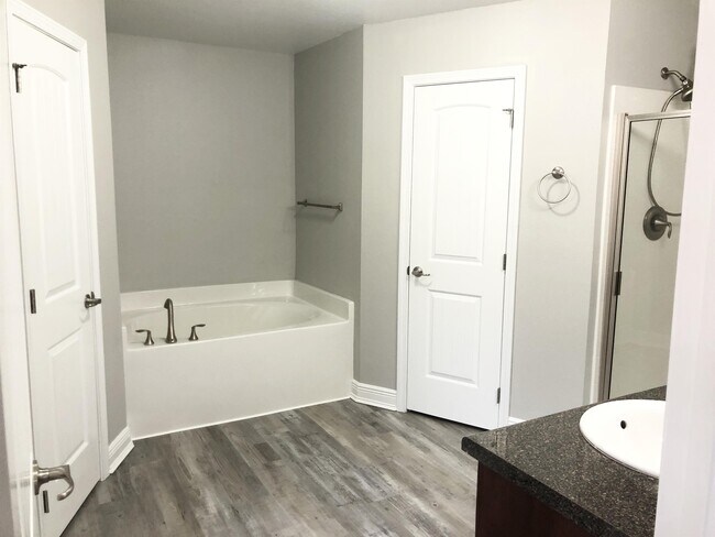 Photo - 113 Strike Eagle Dr