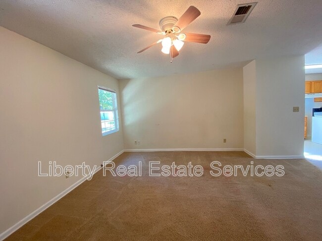 Photo - 646 Fleming Rd