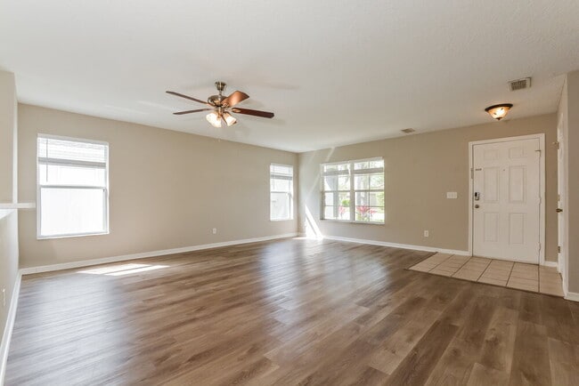 Photo - 3905 Lone Eagle Pl
