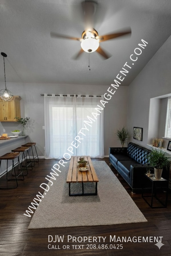 Photo - 1307 W Belknap Dr.