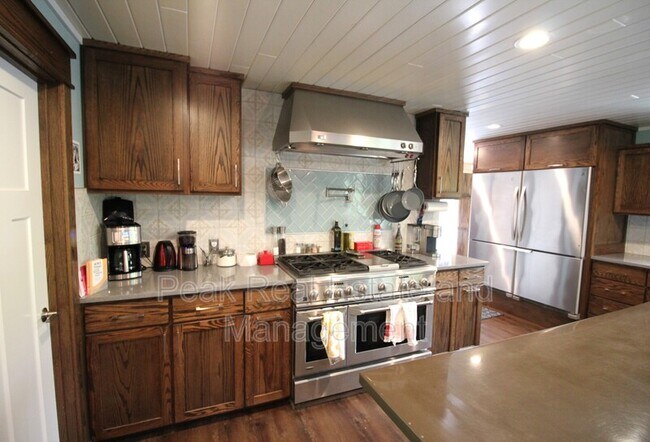 Photo - 8111 Bailey Dr SE