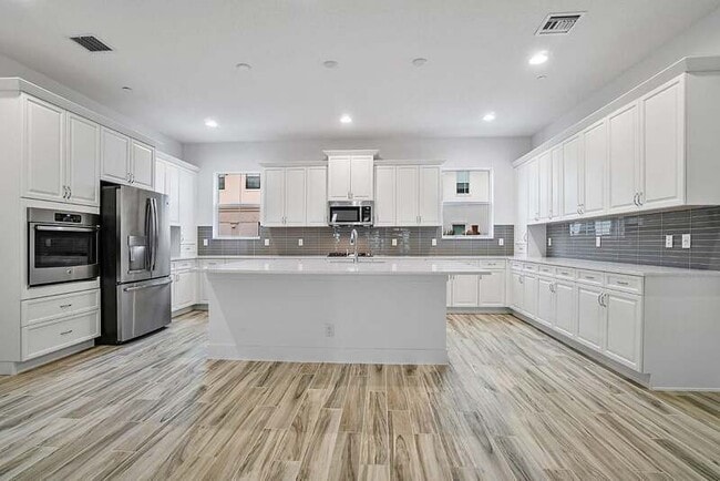 Photo - 4122 Faraday Wy