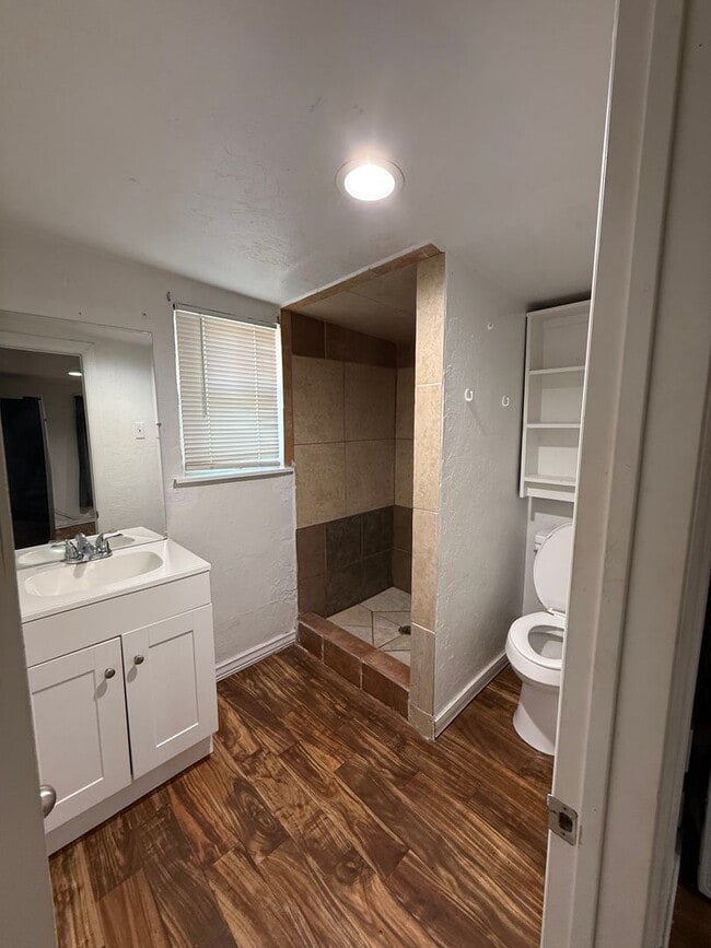 Photo - Charming 1-Bedroom Apartment with Hardwood Floors Near Downtown San Antonio