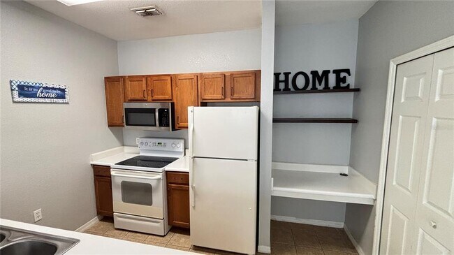 Photo - 8103 Lillies Way Unit 108