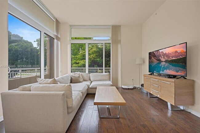 19501 W Country Club Dr Unit 208