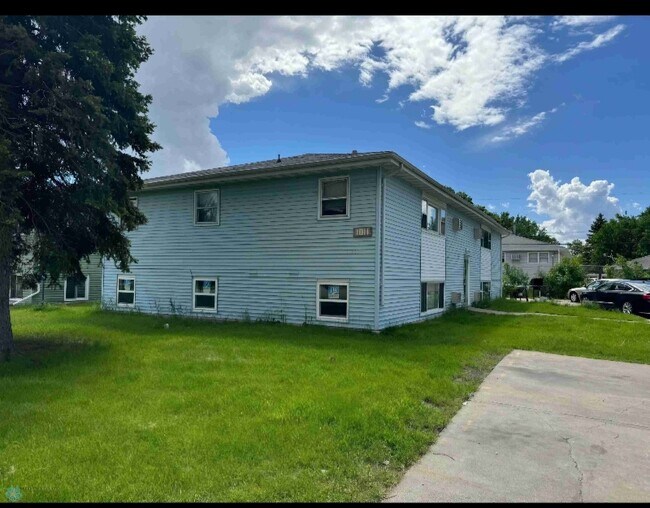 1011 19th St S Unit 4