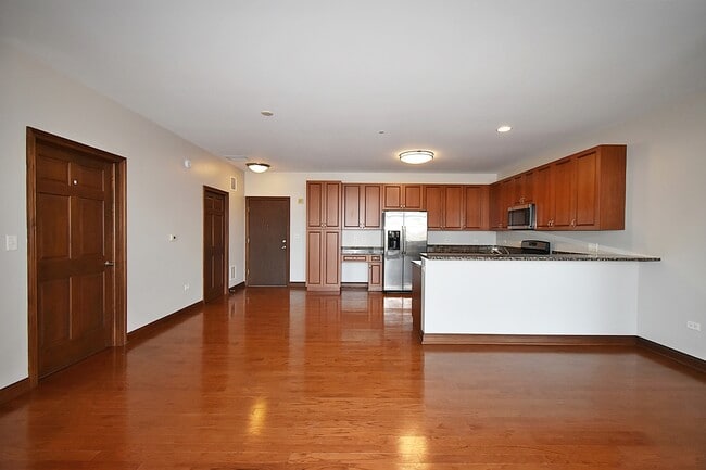 Photo - 160 S River St Unidad 311