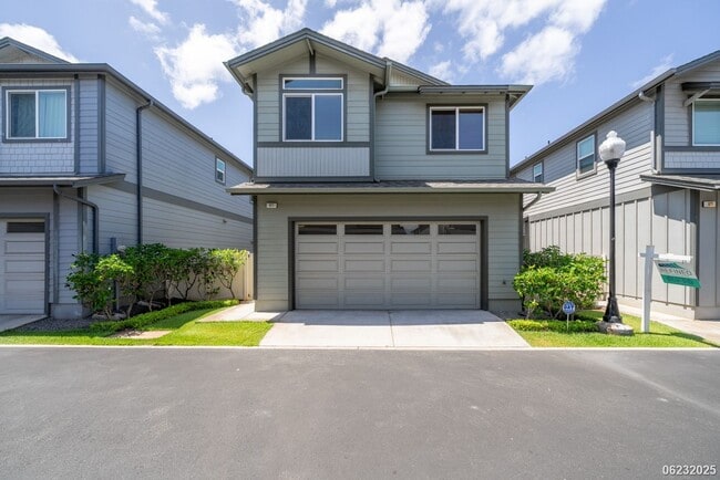 Building Photo - Available now!  Updated 4-bedroom, 2.5-bat... Rental