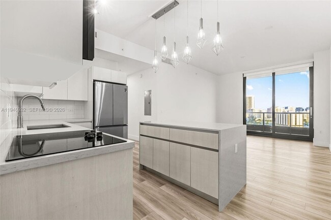 Building Photo - 101 Diplomat Pkwy Unit 1706